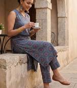 Women Printed Regular Pure Cotton Kurta with Trousers