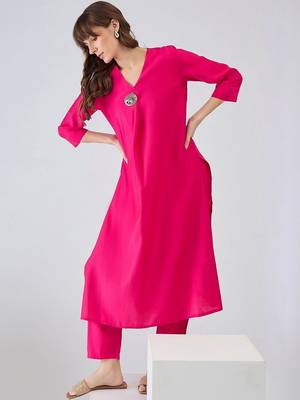 Women Regular Liva Kurta with Trousers 3