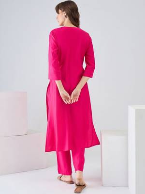 Women Regular Liva Kurta with Trousers 5