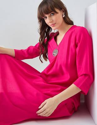 Women Regular Liva Kurta with Trousers 6