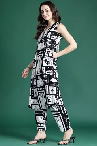 Geometric Printed Pleated Pure Cotton Kurta with Trousers