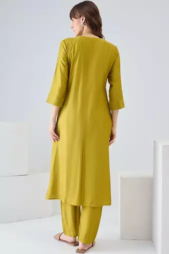 Women Regular Liva Kurta with Trousers