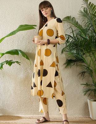 Women Printed Regular Pure Cotton Kurta with Trousers 5