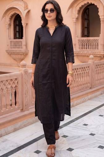 Women Regular Thread Work Kurta with Trousers