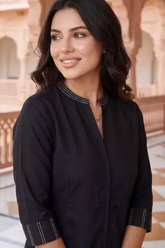 Women Regular Thread Work Kurta with Trousers