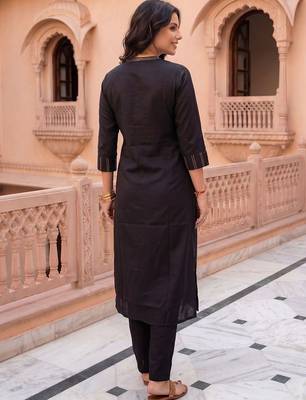 Women Regular Thread Work Kurta with Trousers 4