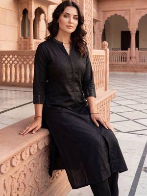 Women Regular Thread Work Kurta with Trousers 5