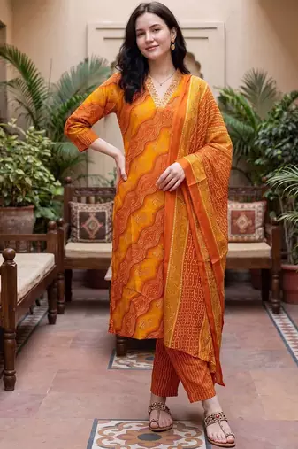 Women Ethnic Motifs Printed Regular Thread Work Kurta with Trousers & With Dupatta