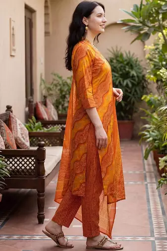 Women Ethnic Motifs Printed Regular Thread Work Kurta with Trousers & With Dupatta