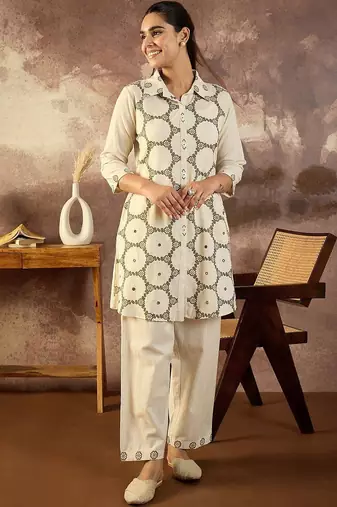 Geometric Printed Shirt Collar A-Line Kurta With Trousers