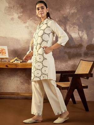 Geometric Printed Shirt Collar A-Line Kurta With Trousers 4
