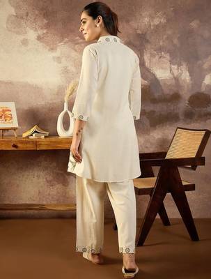 Geometric Printed Shirt Collar A-Line Kurta With Trousers 5