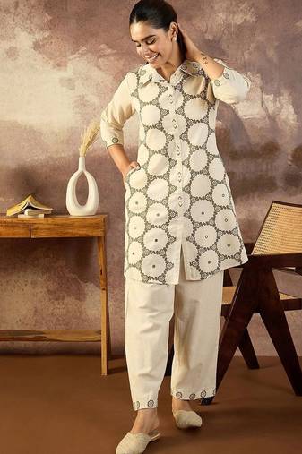 Geometric Printed Shirt Collar A-Line Kurta With Trousers