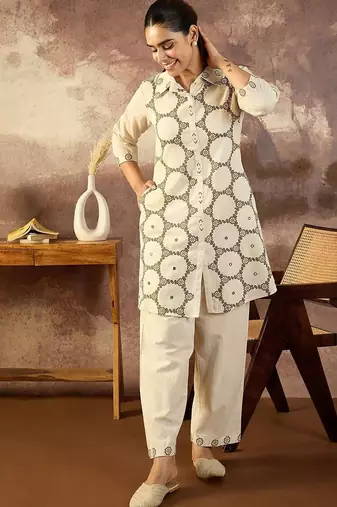 Geometric Printed Shirt Collar A-Line Kurta With Trousers