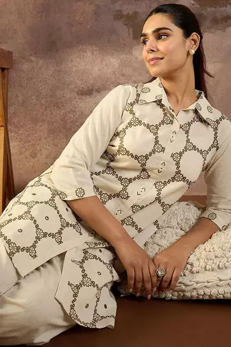 Geometric Printed Shirt Collar A-Line Kurta With Trousers