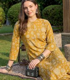 Women Ethnic Motifs Printed Regular Pure Cotton Kurta with Trousers
