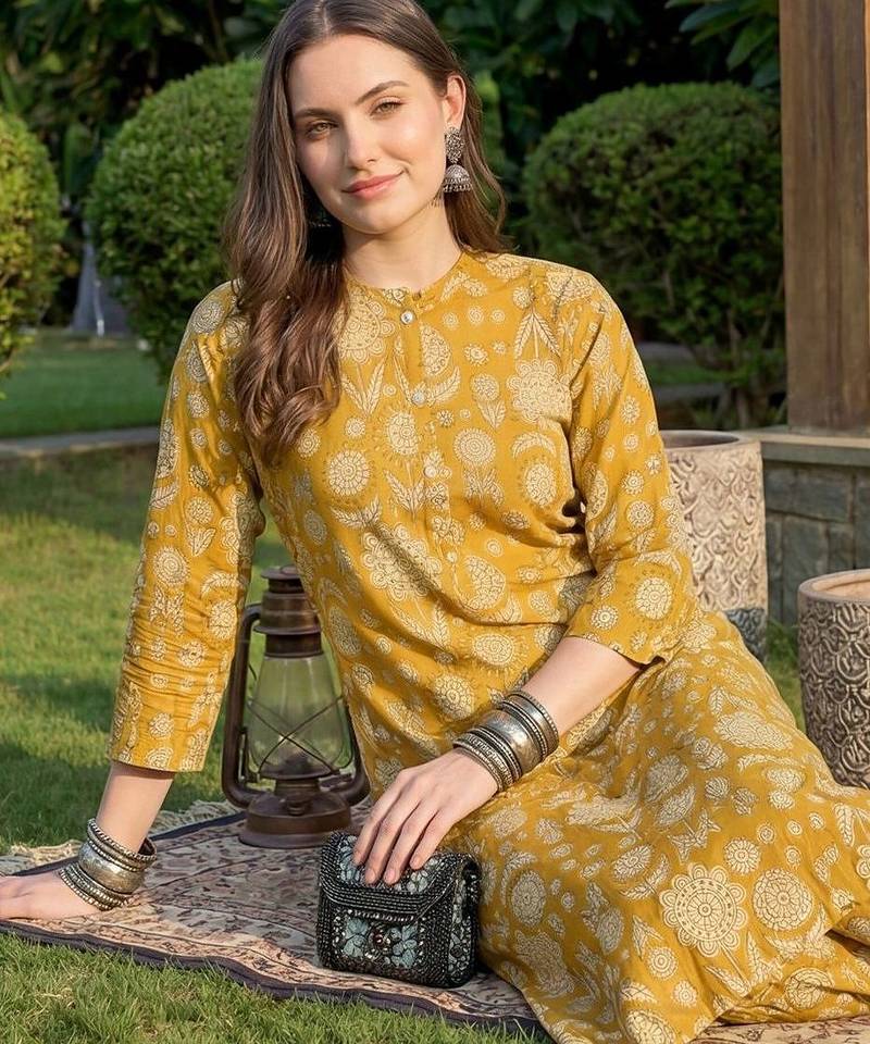 Women Ethnic Motifs Printed Regular Pure Cotton Kurta with Trousers