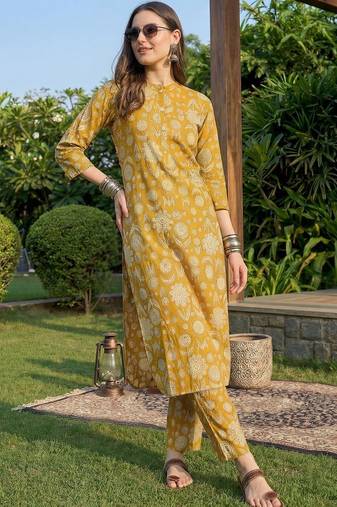 Women Ethnic Motifs Printed Regular Pure Cotton Kurta with Trousers