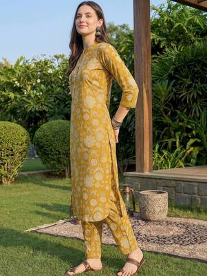 Women Ethnic Motifs Printed Regular Pure Cotton Kurta with Trousers 4