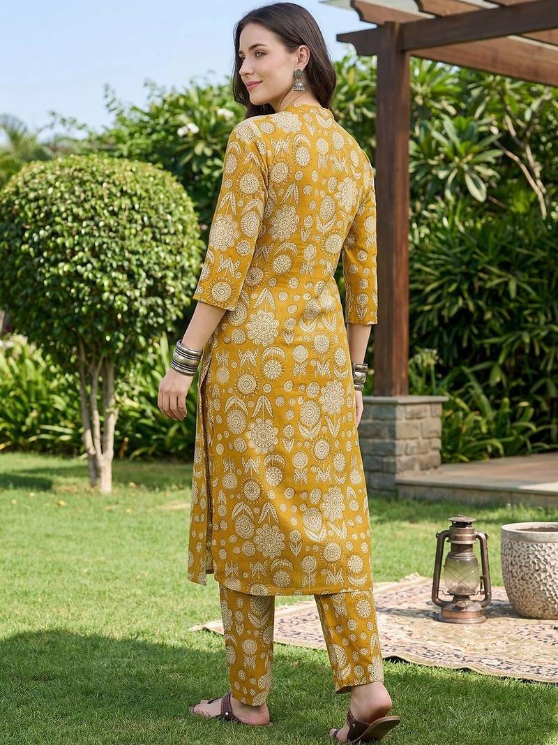 Women Ethnic Motifs Printed Regular Pure Cotton Kurta with Trousers