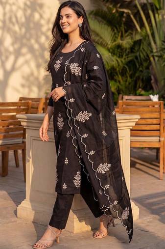 Women Ethnic Motifs Embroidered Regular Thread Work Kurta with Trousers & With Dupatta