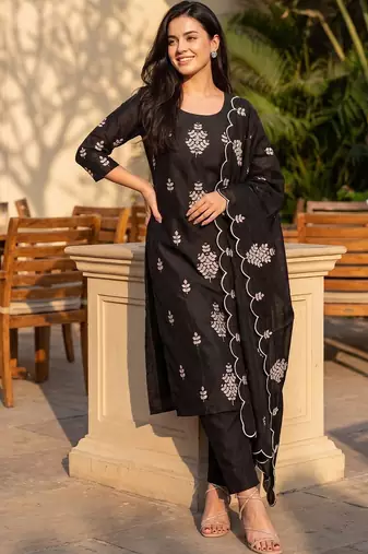 Women Ethnic Motifs Embroidered Regular Thread Work Kurta with Trousers & With Dupatta
