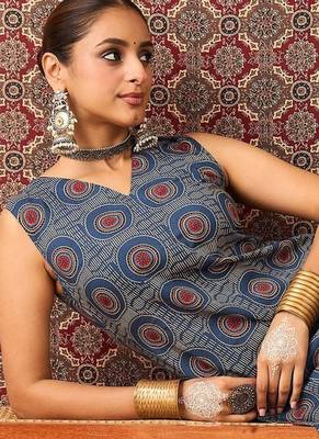 Women Printed Regular Pure Cotton Kurta with Trousers 2