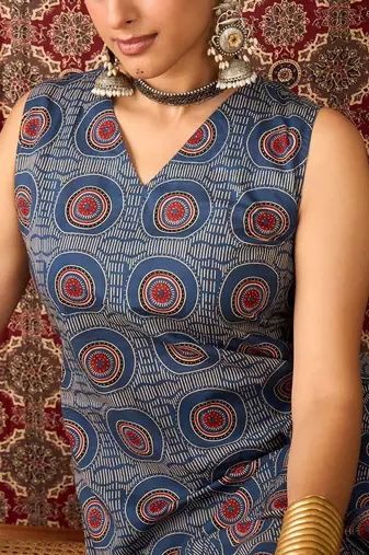 Women Printed Regular Pure Cotton Kurta with Trousers