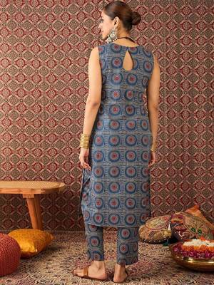 Women Printed Regular Pure Cotton Kurta with Trousers 5