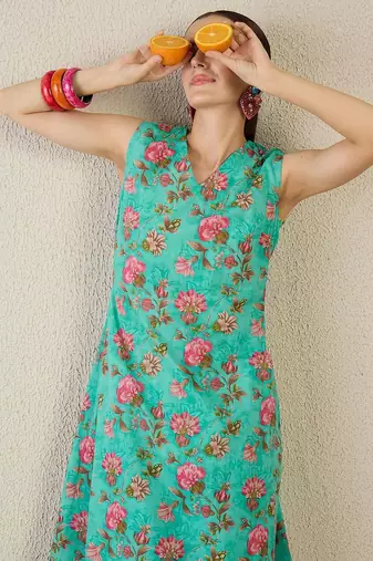 Floral Printed V-Neck Pure Cotton A-Line Kurta With Trouser