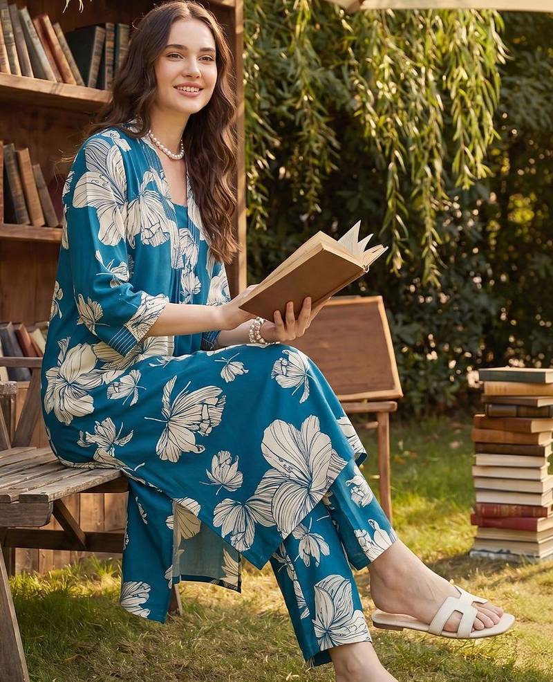Women Floral Printed Regular Kurta with Trousers