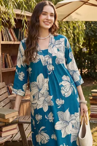 Women Floral Printed Regular Kurta with Trousers