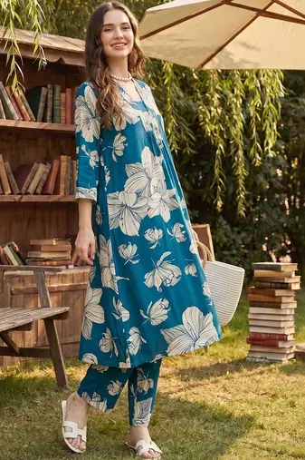 Women Floral Printed Regular Kurta with Trousers