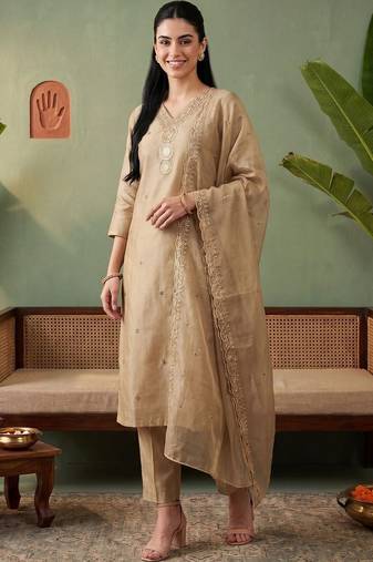 Women Ethnic Motifs Embroidered Regular Thread Work Kurta with Trousers & With Dupatta