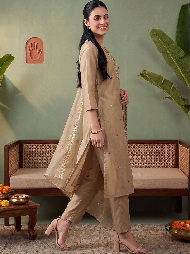 Women Ethnic Motifs Embroidered Regular Thread Work Kurta with Trousers & With Dupatta