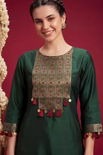 Women Ethnic Motifs Embroidered Regular Thread Work Liva Kurta with Trousers