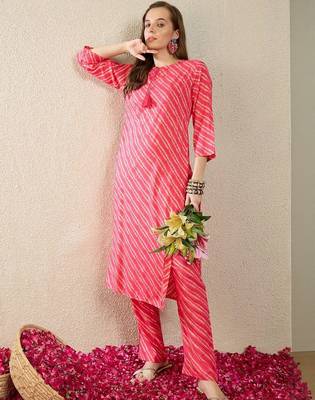 Women Leheriya Printed Regular Kurta with Trousers 2