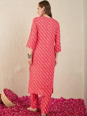 Women Leheriya Printed Regular Kurta with Trousers 5