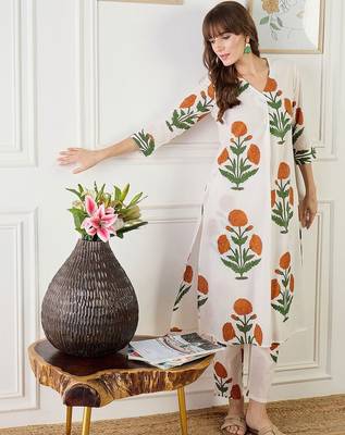 Women Floral Printed Pleated Pure Cotton Kurta with Trousers 1