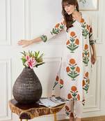 Women Floral Printed Pleated Pure Cotton Kurta with Trousers