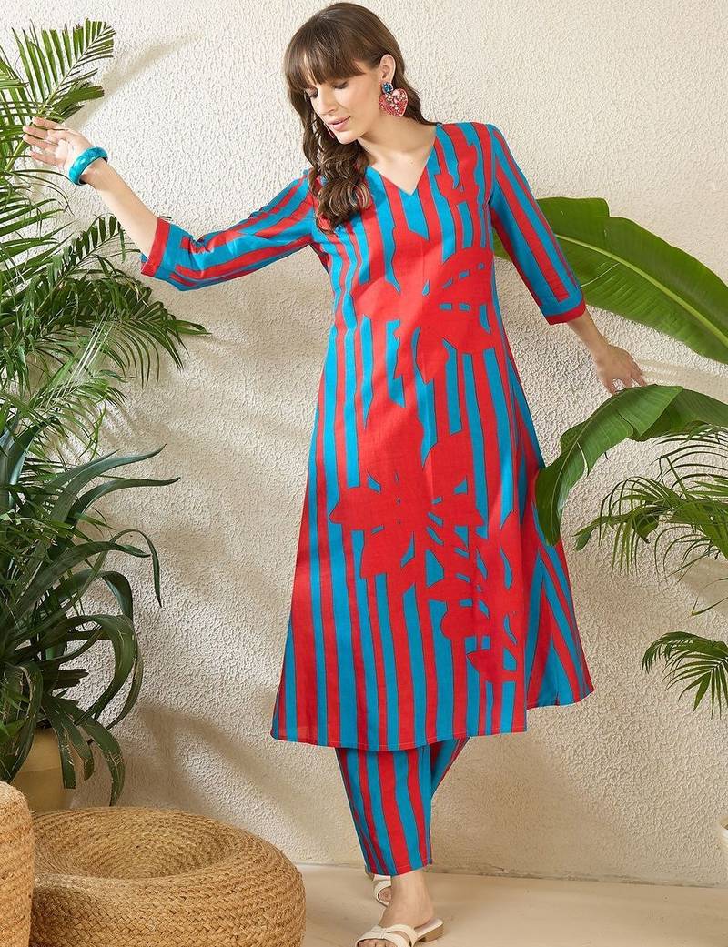 Women Printed Regular Pure Cotton Kurta with Trousers