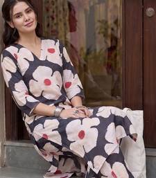 Women Floral Printed Regular Kurta with Trousers