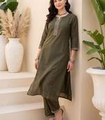 Women Ethnic Motifs Embroidered Regular Thread Work Kurta with Trousers
