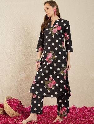 Women Floral Printed Regular Pure Cotton Kurta with Trousers 3