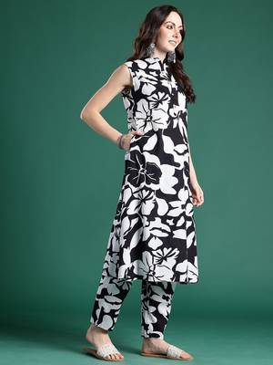 Floral Printed Pleated Pure Cotton Kurta with Trousers 4