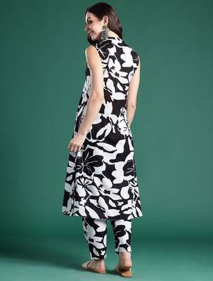 Floral Printed Pleated Pure Cotton Kurta with Trousers 5