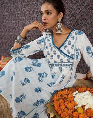 Women Floral Printed Angrakha Pure Cotton Kurta with Trousers 3