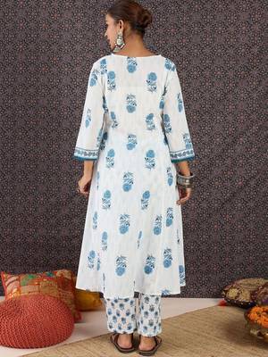 Women Floral Printed Angrakha Pure Cotton Kurta with Trousers 4