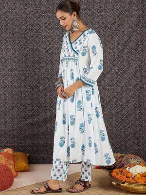 Women Floral Printed Angrakha Pure Cotton Kurta with Trousers 5
