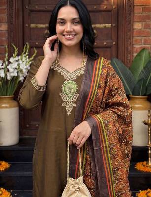 Women Ethnic Motifs Embroidered Regular Thread Work Kurta with Trousers & With Dupatta 2